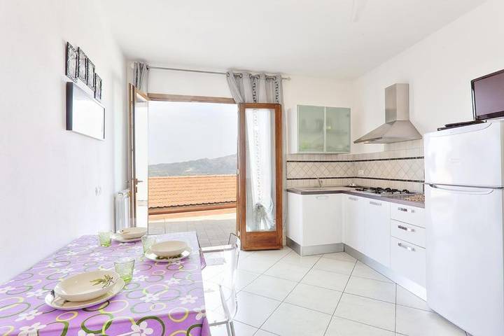 Casa vacanza per 2 persone, con panorama e giardino a Capoliveri