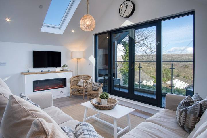 Cottage for 8 people, with balcony and ocean view in Gower