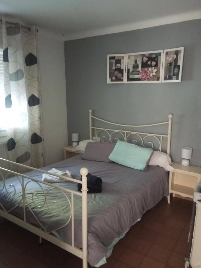 Gîte pour 4 personnes, avec jardin ainsi que terrasse et vue, animaux acceptés à Reynès - 2