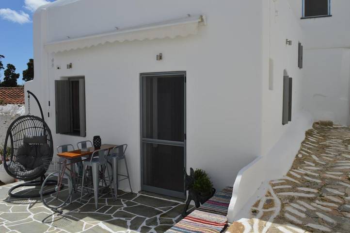 Gîte pour 4 personnes, avec terrasse dans Kithnos Chora - 2
