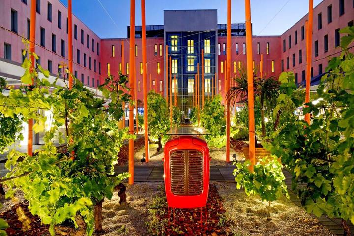 Hôtel pour 2 personnes, avec Terrasse et Jacuzzi ainsi que Jardin et Sauna à Blagnac