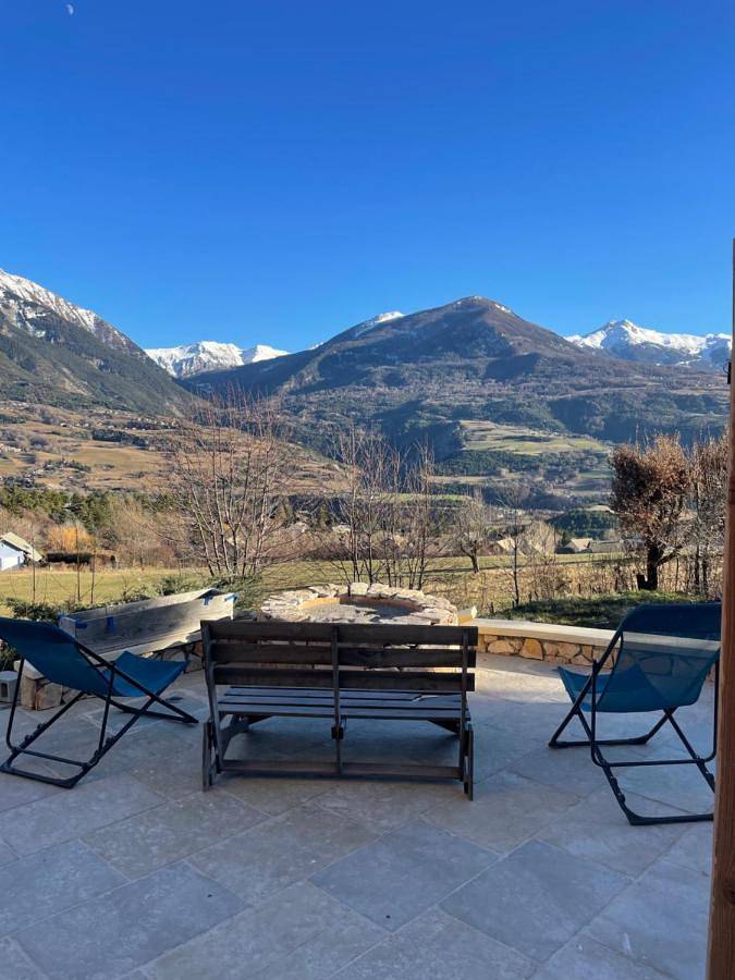 Location de vacances pour 15 personnes, avec vue et jardin, animaux acceptés à Embrun - 4