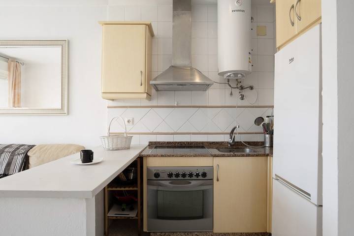 Entire apartment, Apartment 'Surfer Tarifa' with Sea View, Balcony and Wi-Fi in Playa de Los Lances, Tarifa