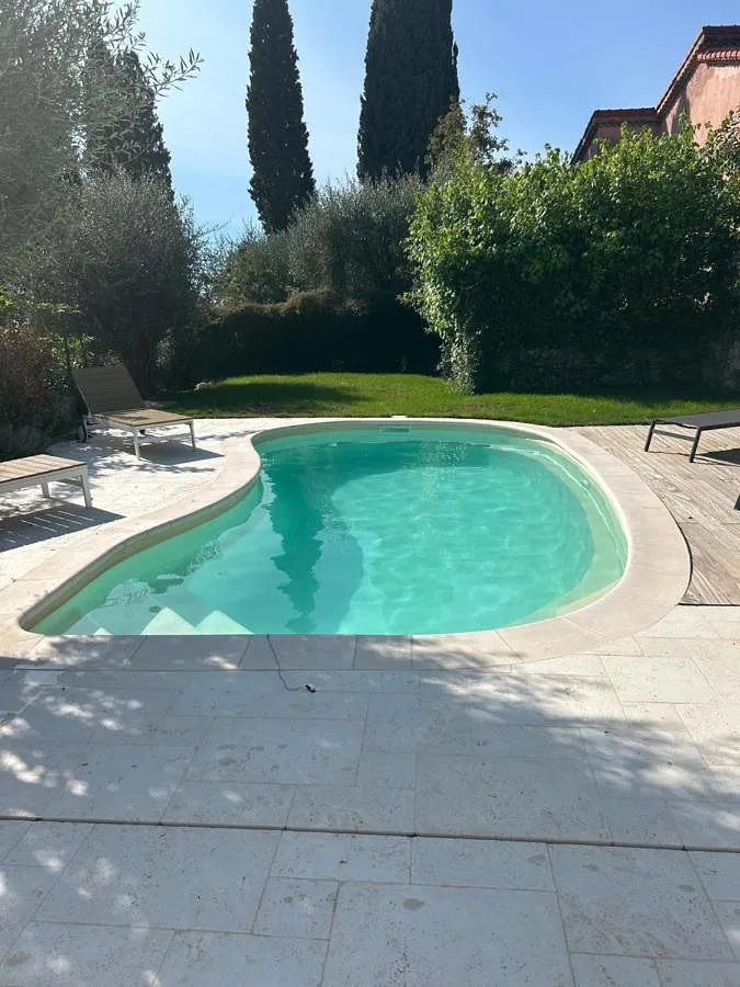 Casa de vacaciones para 2 personas, con jardín además de piscina y terraza - 1