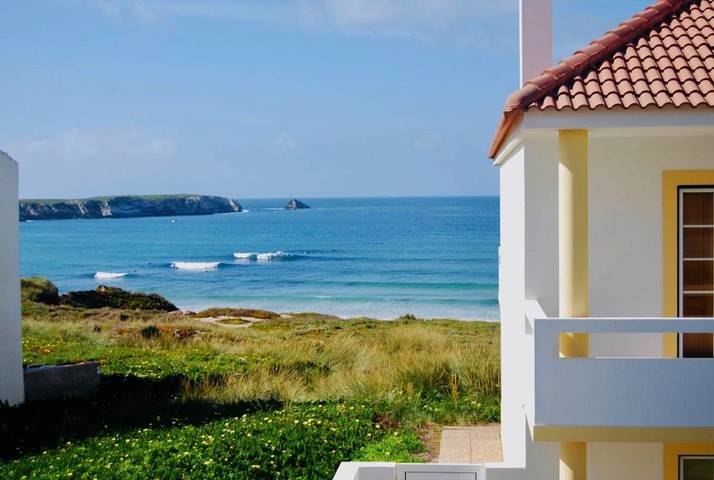 Casa de férias para 7 pessoas, com Varanda e Terraço e ainda Jardim and Piscina em Baleal