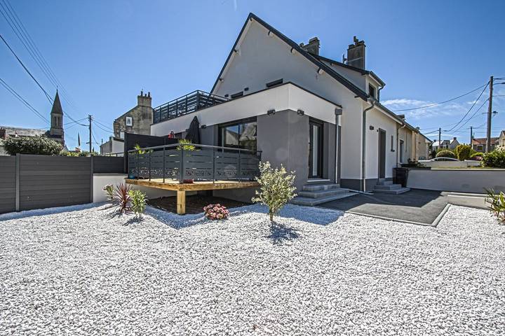 Gîte pour 5 personnes, avec jardin et terrasse à Port-en-Bessin-Huppain - 2