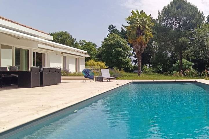 Villa for 10 people, with garden - 1