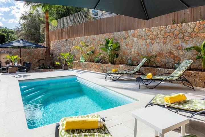 Apartamento inteiro, Apartamento 'Villa Puerto' com vista para a montanha, piscina e Wi-Fi in Port de Sóller, Sóller