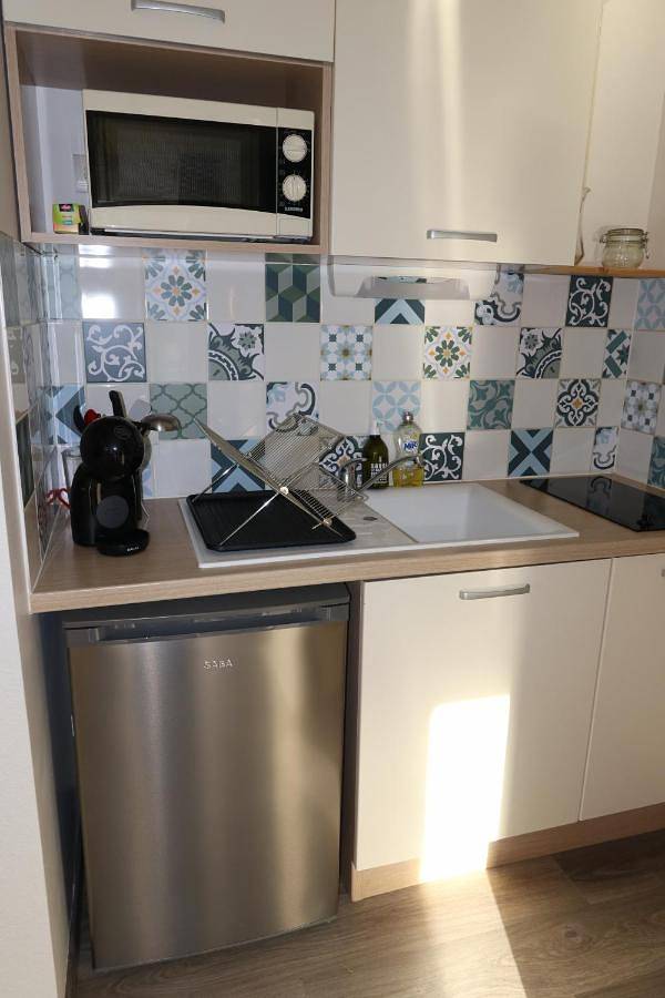 Gîte pour 2 personnes, avec terrasse ainsi que jardin et piscine à Équemauville - 2