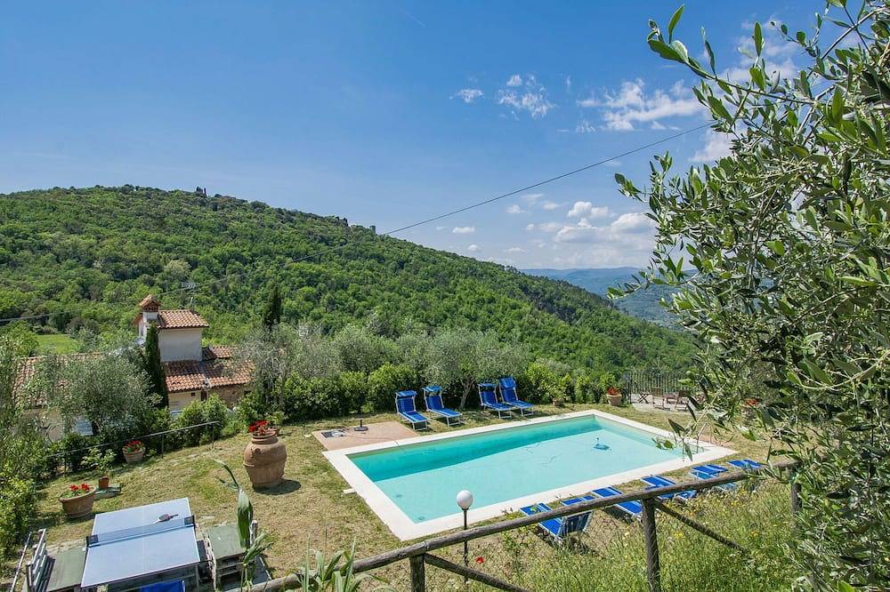 Alleinstehendes Ferienhaus mit privatem Pool, W-Lan, Whirlpool, Tv, Terrasse, Haustiere erlaubt in Monsummano Terme, Pistoia Provinz