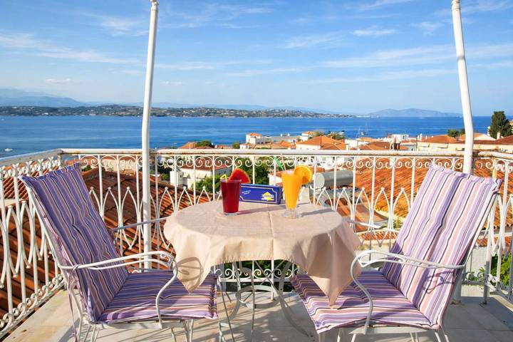 Gîte pour 2 personnes, avec jardin dans Spetses