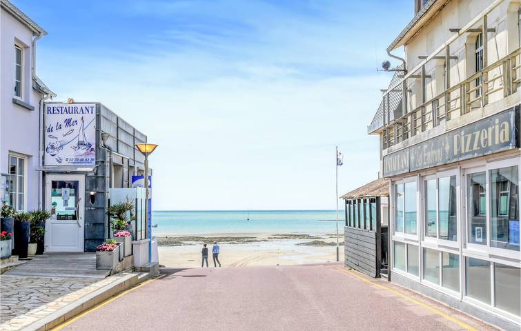 Ferienwohnung für 3 Personen, mit Terrasse und Garten in Cotentin