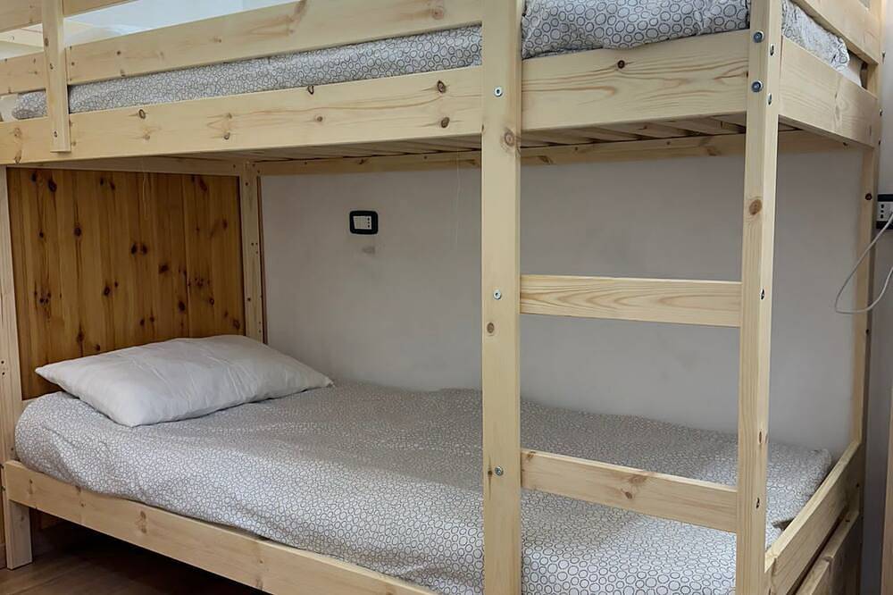 Vacation Home \"Residence Fonte Eremita\" with Mountain View, Shared Garden & Wi-Fi in Roccaraso, Alto Sangro