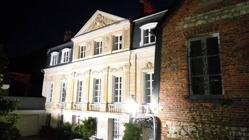 Gîte pour 12 personnes, avec jacuzzi ainsi que jardin et terrasse