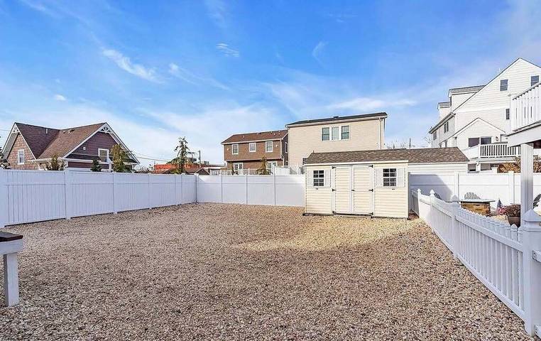 Vacation rental for 7 people, with balcony and yard in Seaside Heights