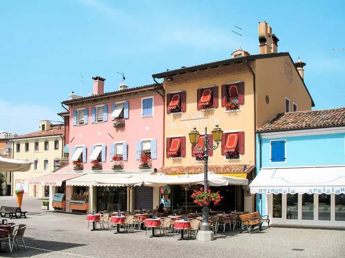 Ferienhaus für 6 Personen, mit Pool und Terrasse in Caorle
