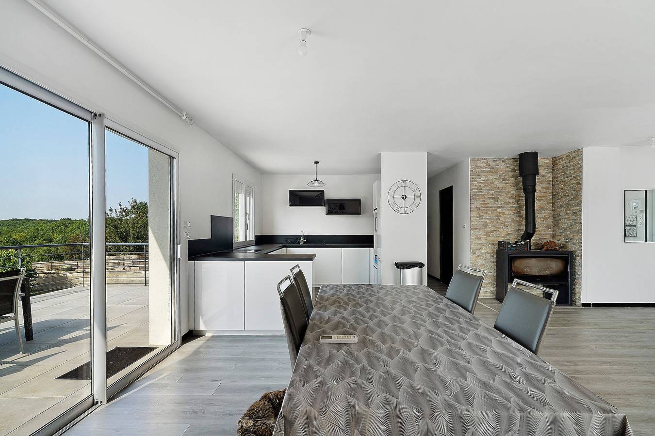 Maison de vacances Alfaro avec piscine privée in Saint-Cernin-de-Larche, Région de Brive-la-Gaillarde