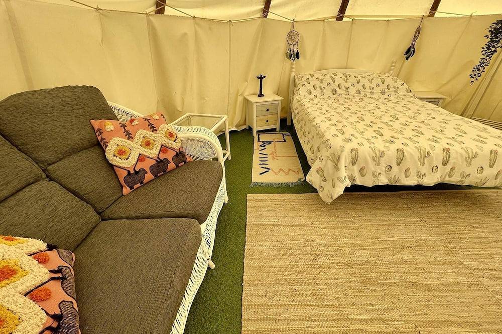 Beautiful Teepee with private facilities in Zújar, Geoparque de Granada