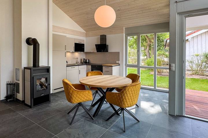 Ferienhaus für 4 Personen, mit Terrasse und Garten sowie Sauna in Röbel-Müritz