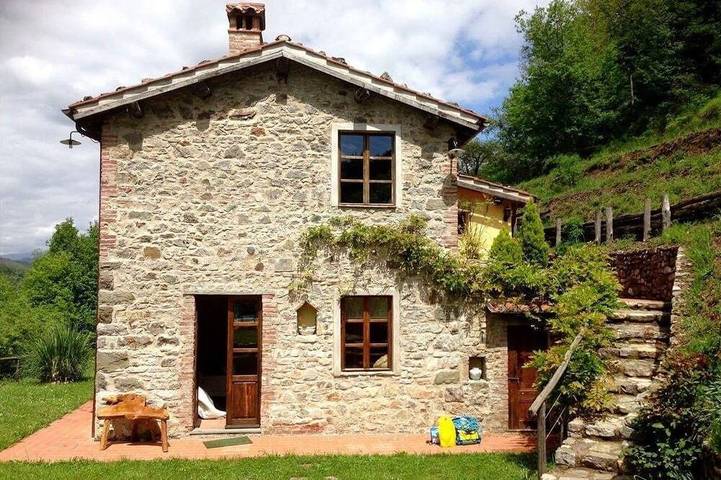 Toskanisches Bauernhaus in den Hügeln mit atemberaubender Aussicht und Pool - in der Nähe von Barga, Castelnuovo in Fosciandora, Garfagnana