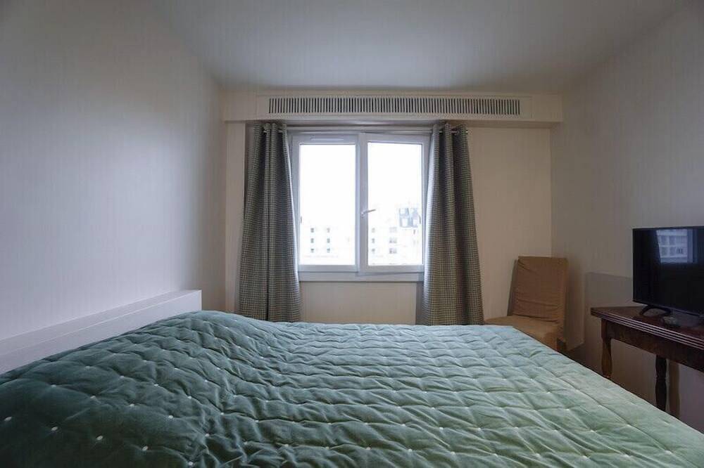 Appartement entier, Bel Appt Neuf & Lumineux avec parking in Suresnes, Hauts-de-Seine