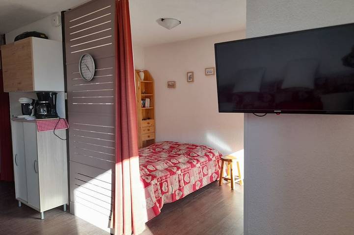 Appartement entier, Logement pour 6 personnes,  vue sur le Mont Blanc et au pied des pistes in Samoëns, Région de Bonneville
