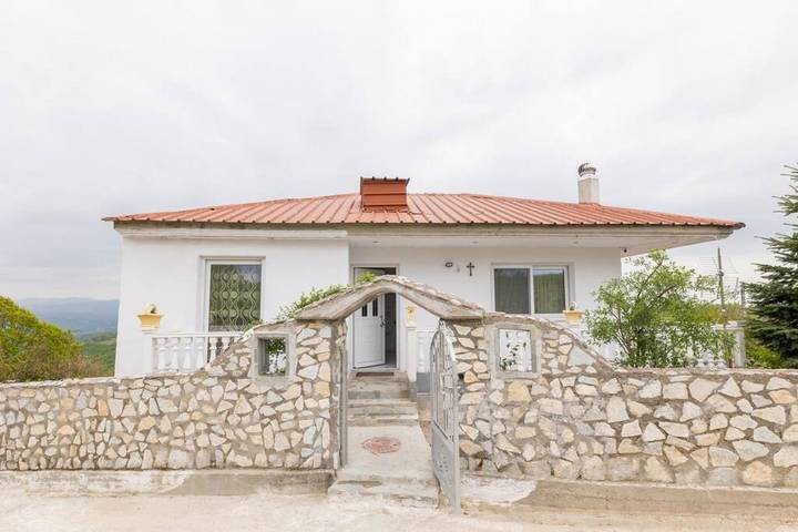 Ferienhaus für 6 Personen, mit Balkon und Terrasse sowie Garten