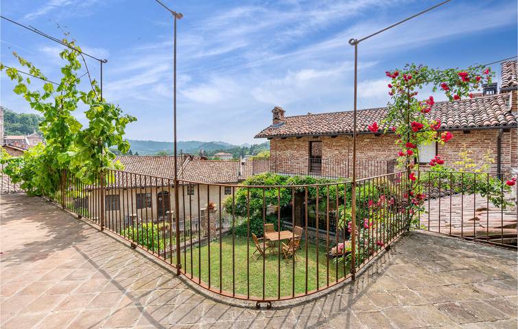 Appartamento di 120mq con Wi-Fi, giardino e cucina in Aramengo, Provincia d'Asti