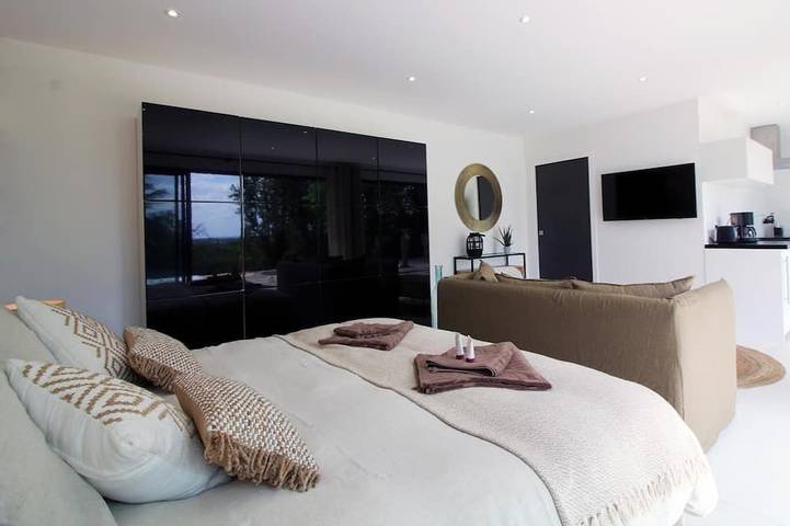 Location de vacances pour 2 personnes, avec jardin et jacuzzi à Saint-André-de-Cubzac - 4