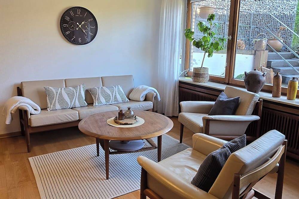 Ganze Wohnung, Gemütliche Ferienwohnung mit kleinem Garten in Nettersheim, Naturpark Hohes Venn-Eifel