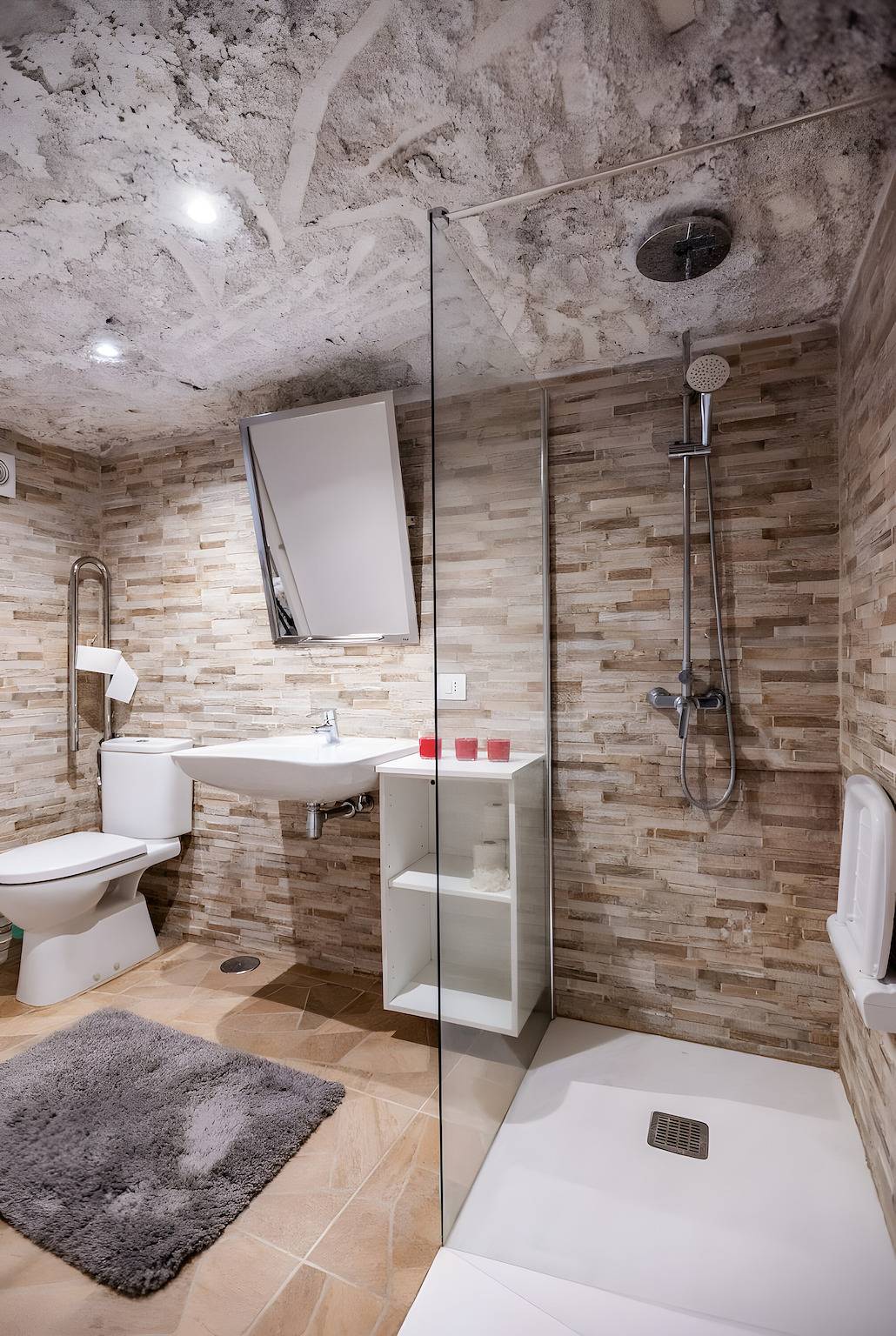 Vacation Home 'Guayarmina' with Sea View, Shared Pool and Wi-Fi in Arico, South Tenerife