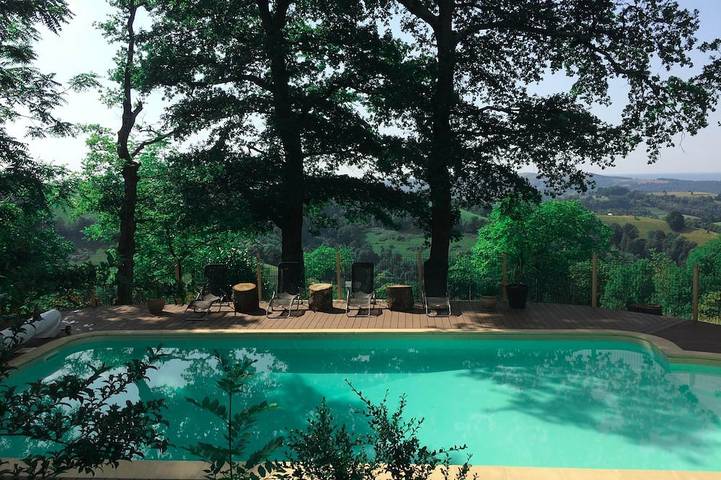 Location de vacances pour 14 personnes, avec terrasse et jardin à Ossun-ez-Angles