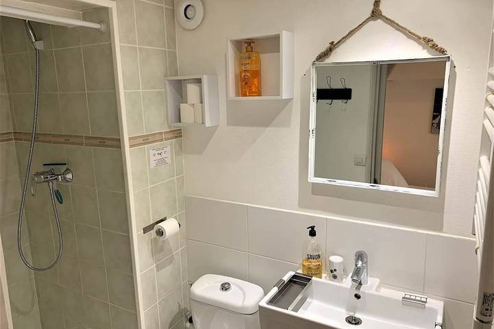 Apartamento entero, Studio 1*, impasse de la Chantrerie, floor 3 in Cahors, Quercy