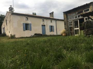 Gîte pour 20 personnes, avec jardin et vue à Léogeats