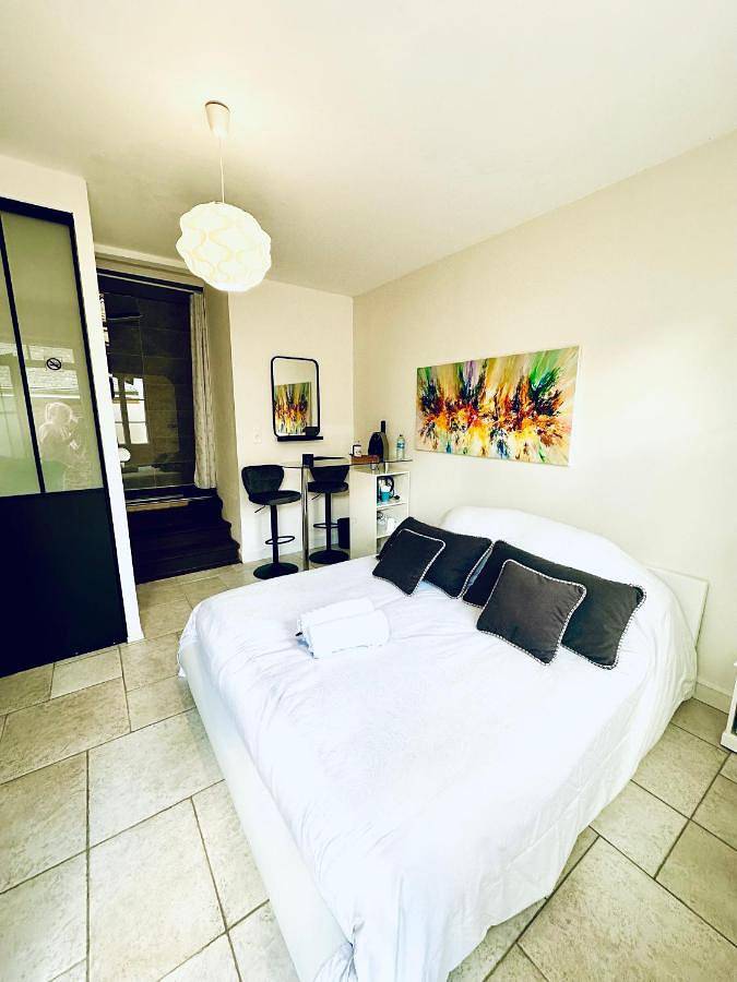 Gîte pour 15 personnes, avec jardin et piscine ainsi que sauna et vue à Écommoy - 3