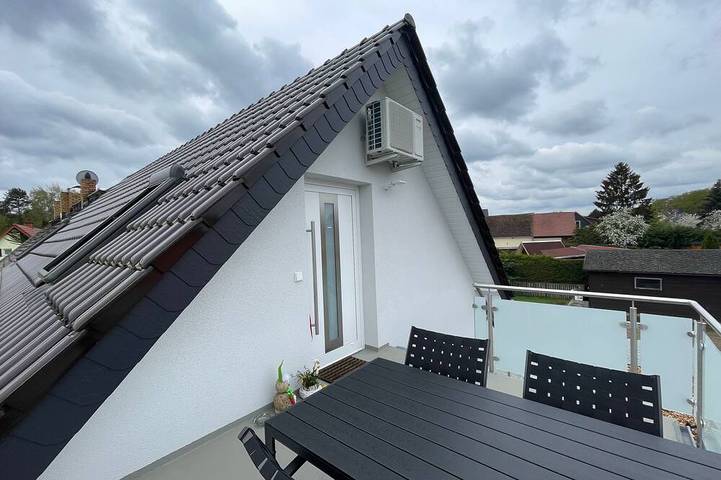 Ferienwohnung für 4 Personen, mit Balkon und Garten in Niemtsch