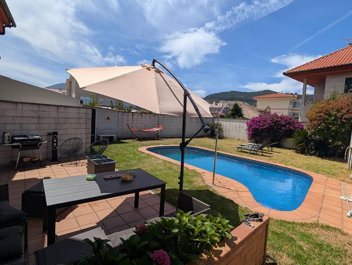 Casa de férias para 9 pessoas, com piscina e jacuzzi e ainda jardim em Baiona (Galiza)