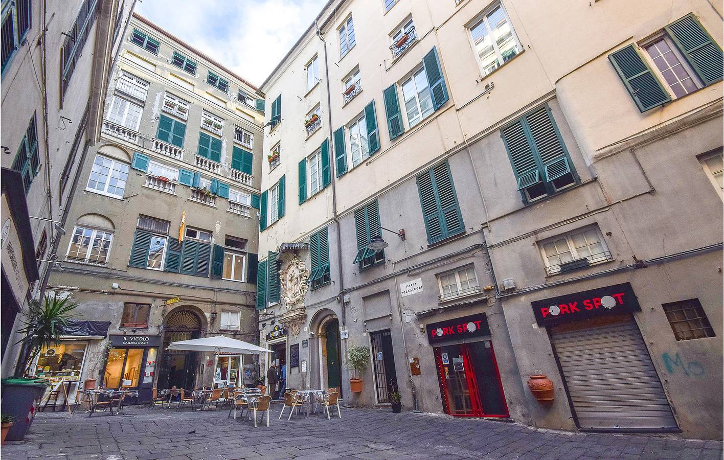 Geheel vakantieappartement, Stadsappartement met keuken en internet - Vlakbij Pintori Silvestro. in Genua (Stad), Genua