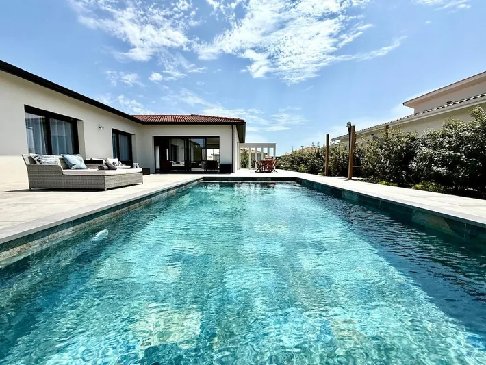 Chalet para 7 personas, con piscina y jardín - 1