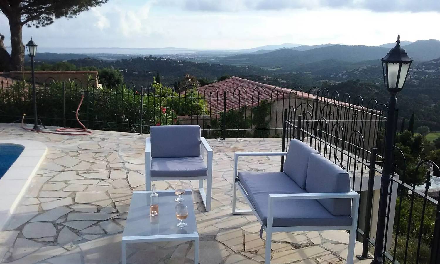 Villa 6 personnes avec piscine privée et vue mer à La Londe-Les-Maures in La Londe-les-Maures, Côte méditerranéenne (France)