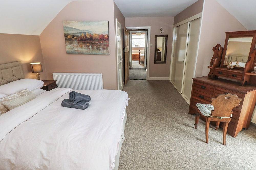 Greenhaven, pet friendly, character holiday cottage in Narberth in Narberth, Pembrokeshire