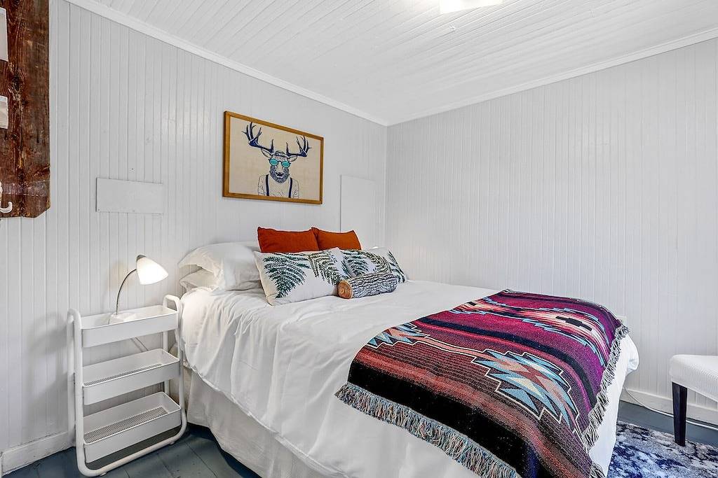 Eclectic & Fun Lumberyard Urban Cabin #1 in downtown, next to Nau in Flagstaff, Coconino Nationalwald