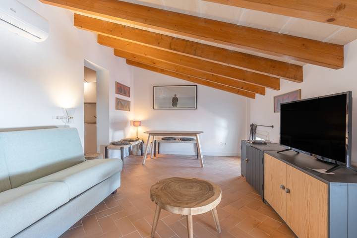 Hel lägenhet, Apartment 'Atico' with Mountain View, Wi-Fi and Air Conditioning in Mahón, Menorcas kust