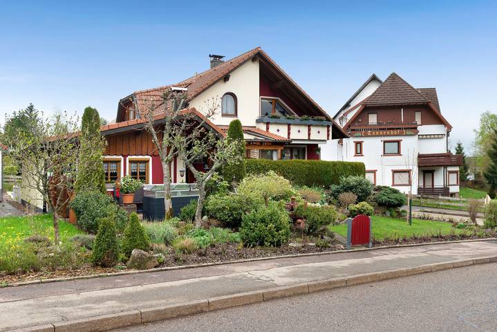 Ferienwohnung für 6 Personen, mit Balkon und Garten