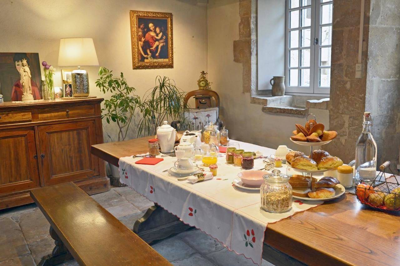 Le prieuré Saint Barthélémy in Azay-le-Brûlé, Région de Niort