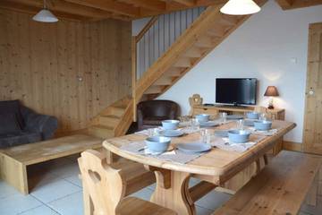 Gîte pour 8 personnes, avec balcon et jacuzzi à Saint-Eustache