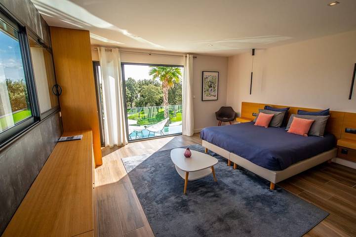 Location de vacances pour 12 personnes, avec jardin ainsi que jacuzzi et balcon à Chamaret - 2