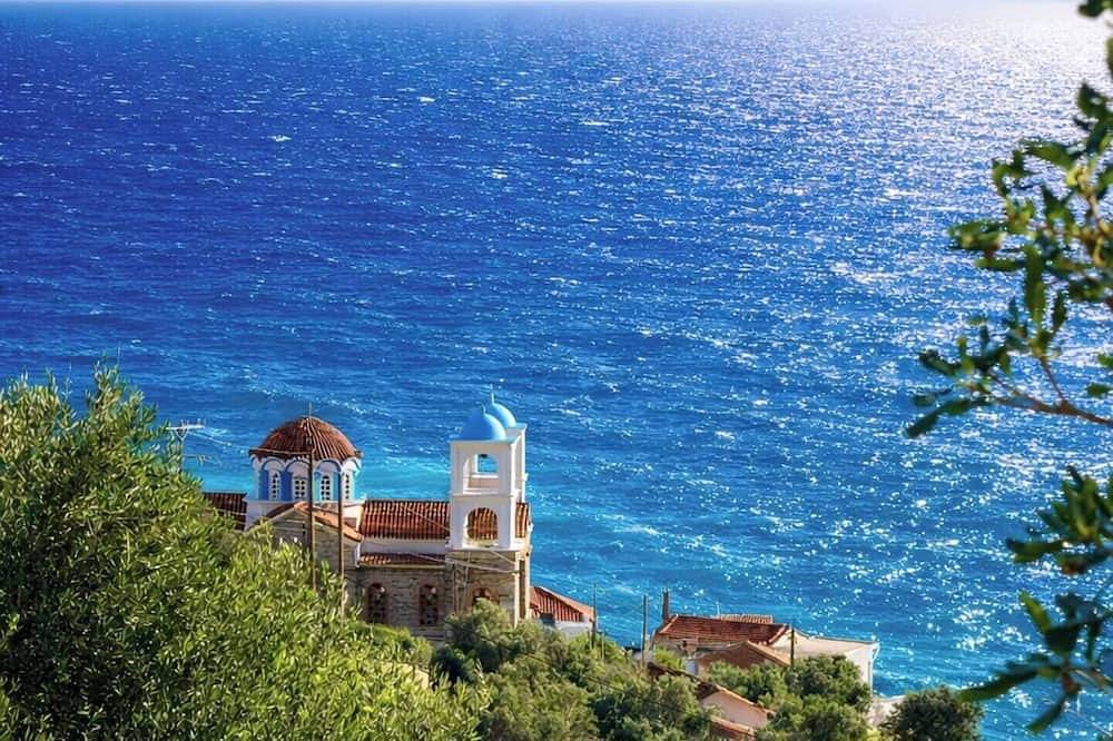 Ftero Traditional Retreat in Ikaria