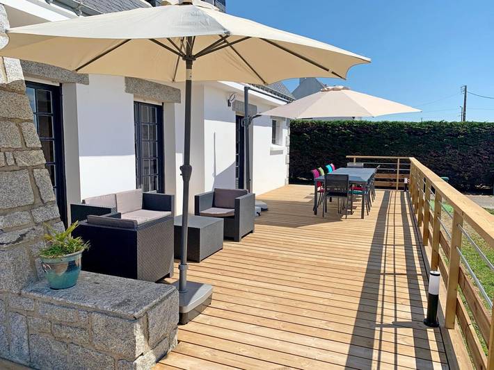 Gîte pour 8 personnes, avec piscine ainsi que terrasse et jardin à Ploemeur - 4