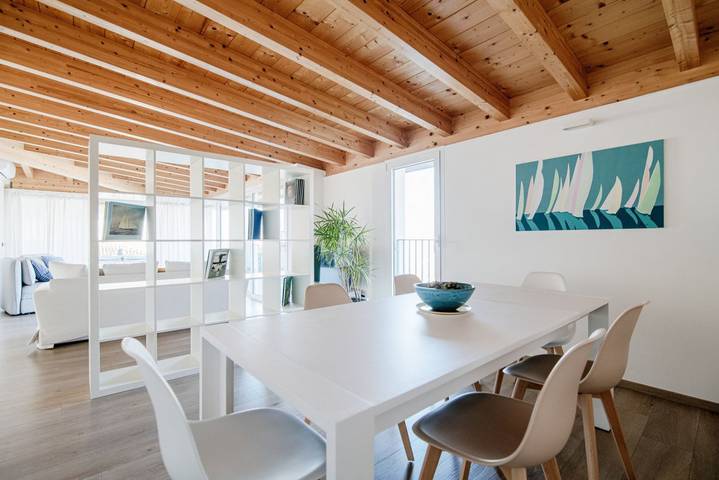 Ganze Wohnung, White Attic in Lipomo, Brianza